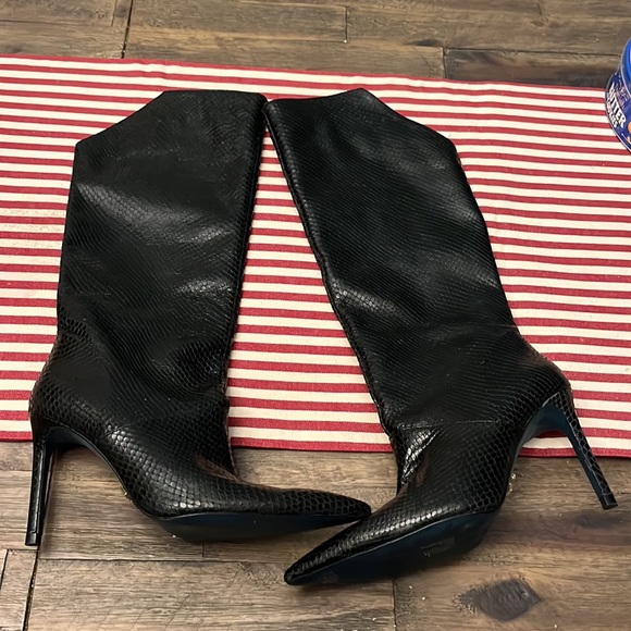 ZARA Blue Collection Snake Skin stiletto Boots - Picture 4 of 16
